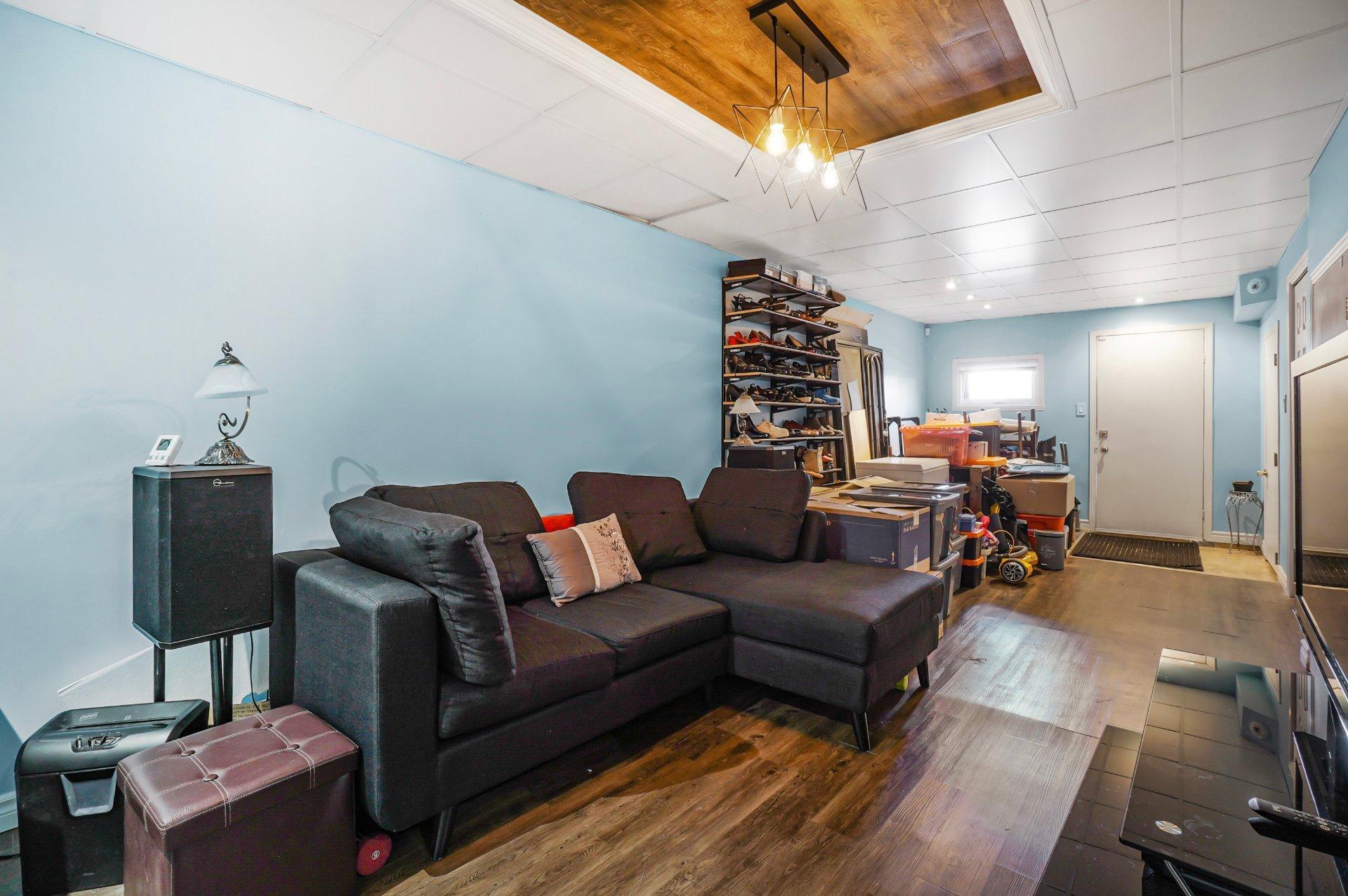 









8472


Rue Bellecombe

,
Laval (Auteuil),




QC
H7H2Z9

