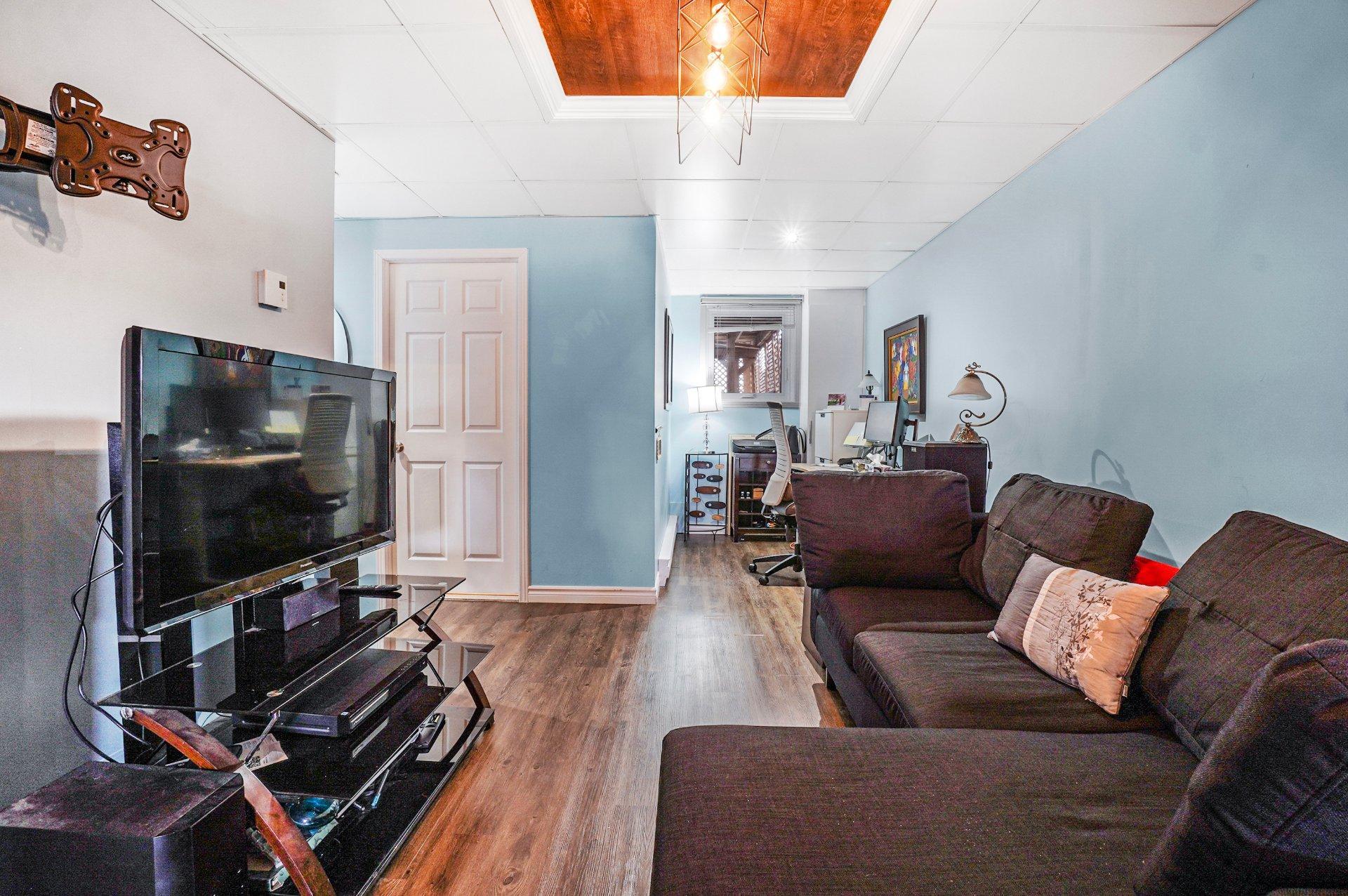 









8472


Rue Bellecombe

,
Laval (Auteuil),




QC
H7H2Z9

