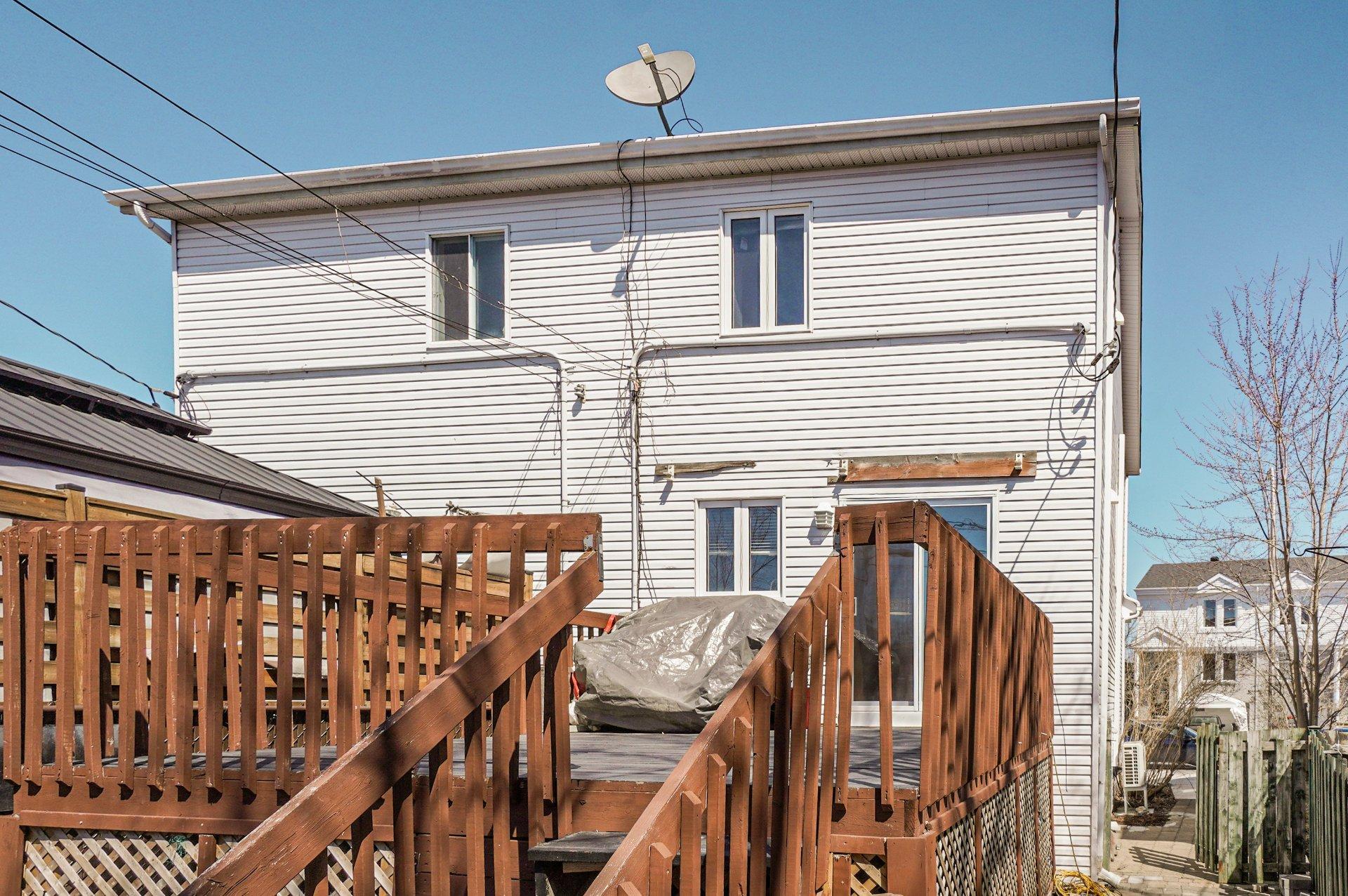 









8472


Rue Bellecombe

,
Laval (Auteuil),




QC
H7H2Z9

