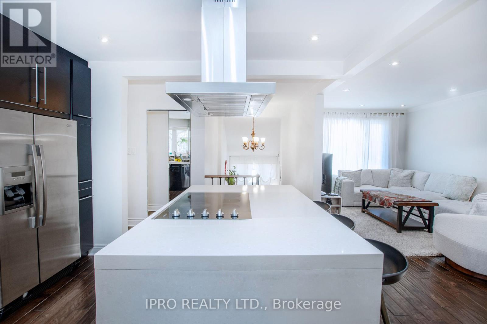 












153 GOULDING AVENUE

,
Toronto,




Ontario
M2M1L5

