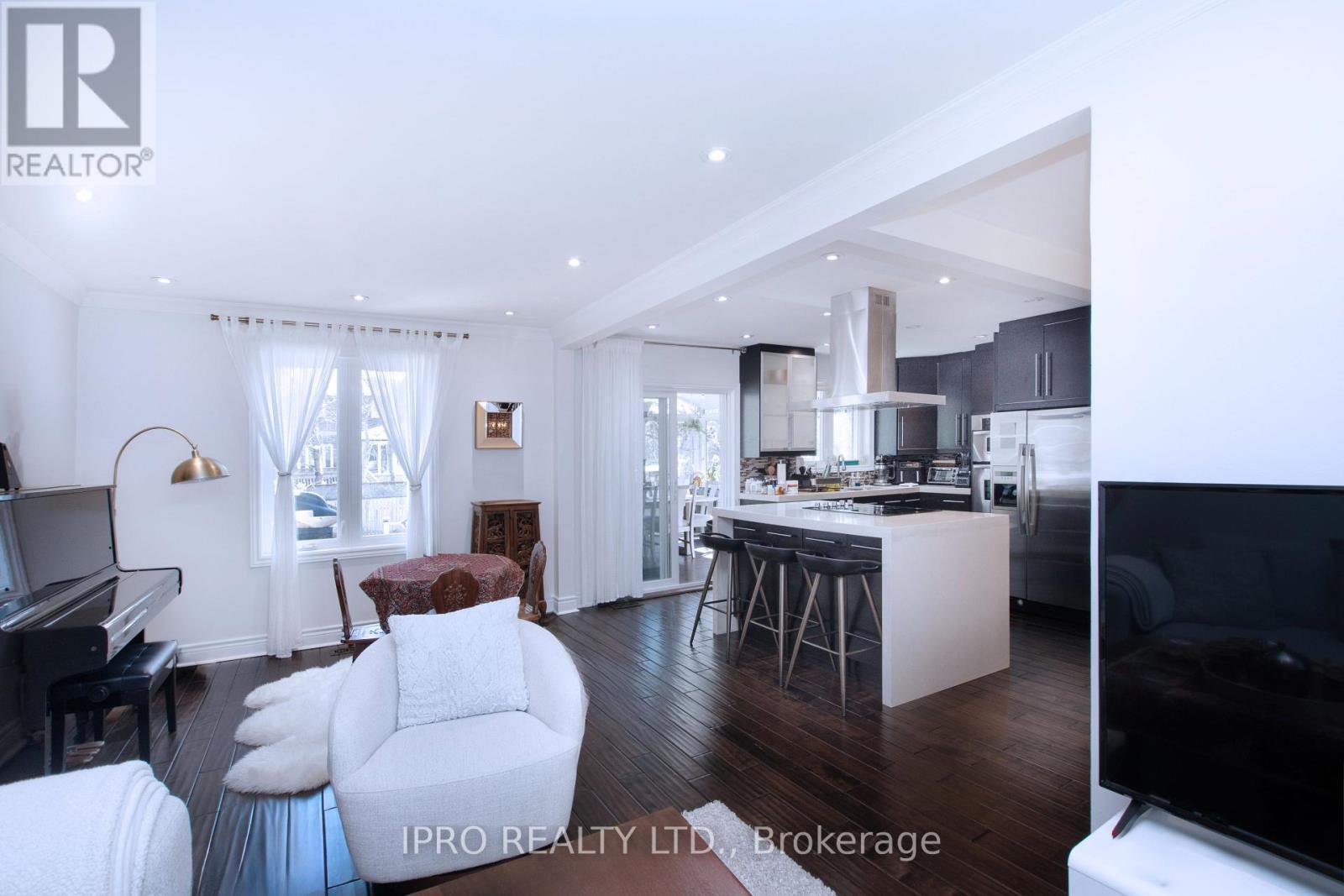 












153 GOULDING AVENUE

,
Toronto,




Ontario
M2M1L5

