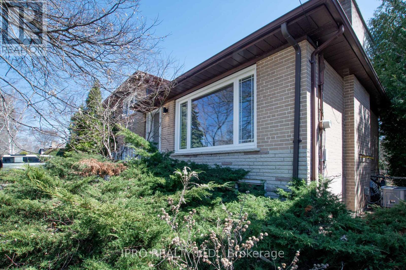 












153 GOULDING AVENUE

,
Toronto,




Ontario
M2M1L5

