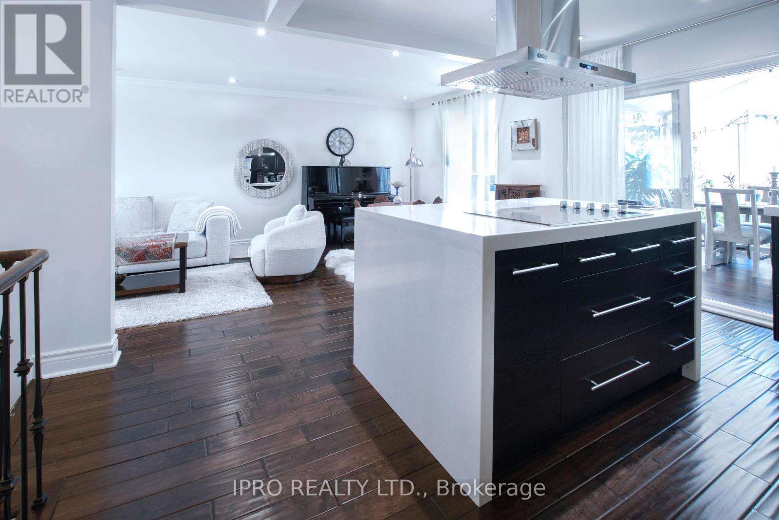 












153 GOULDING AVENUE

,
Toronto,




Ontario
M2M1L5

