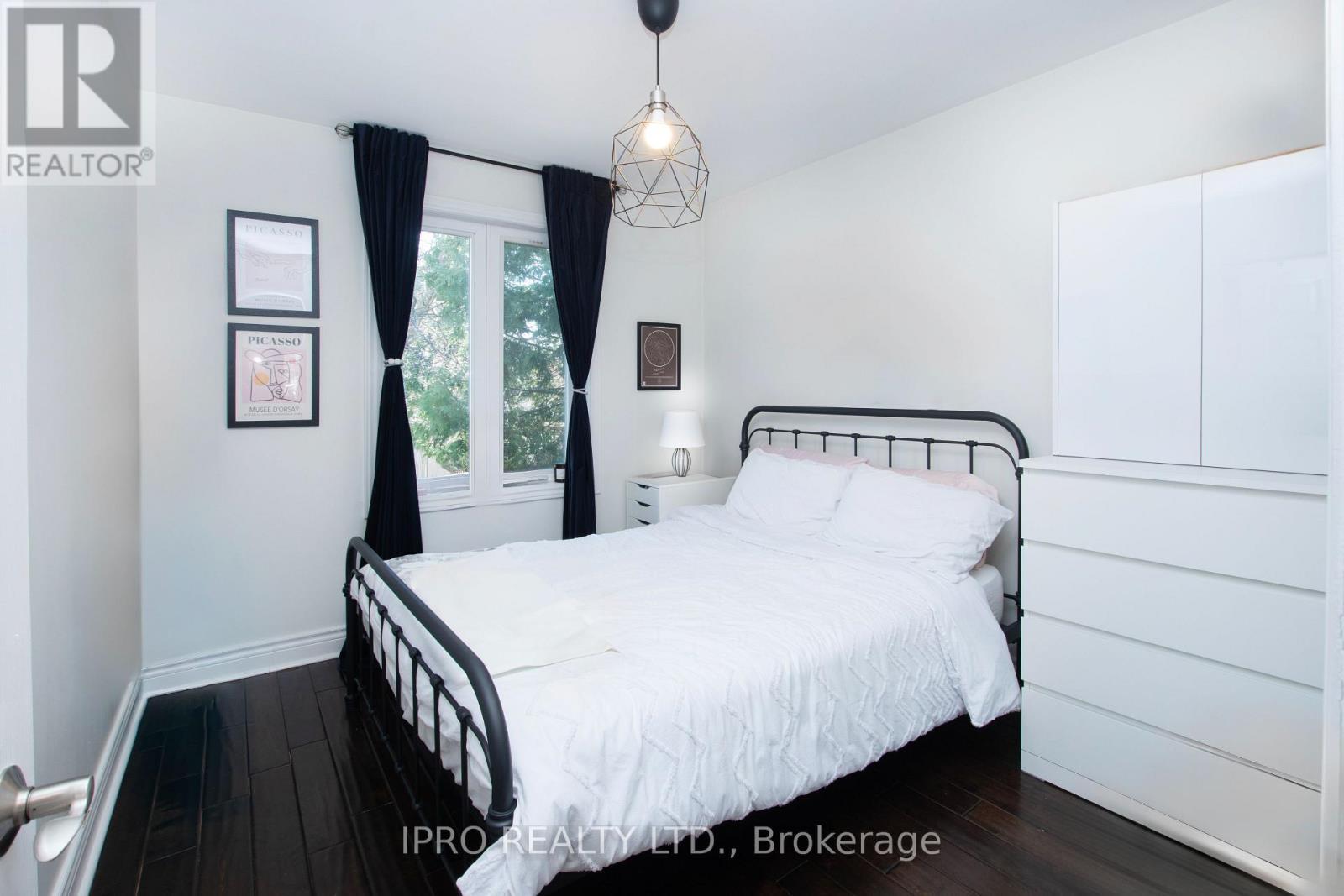 












153 GOULDING AVENUE

,
Toronto,




Ontario
M2M1L5

