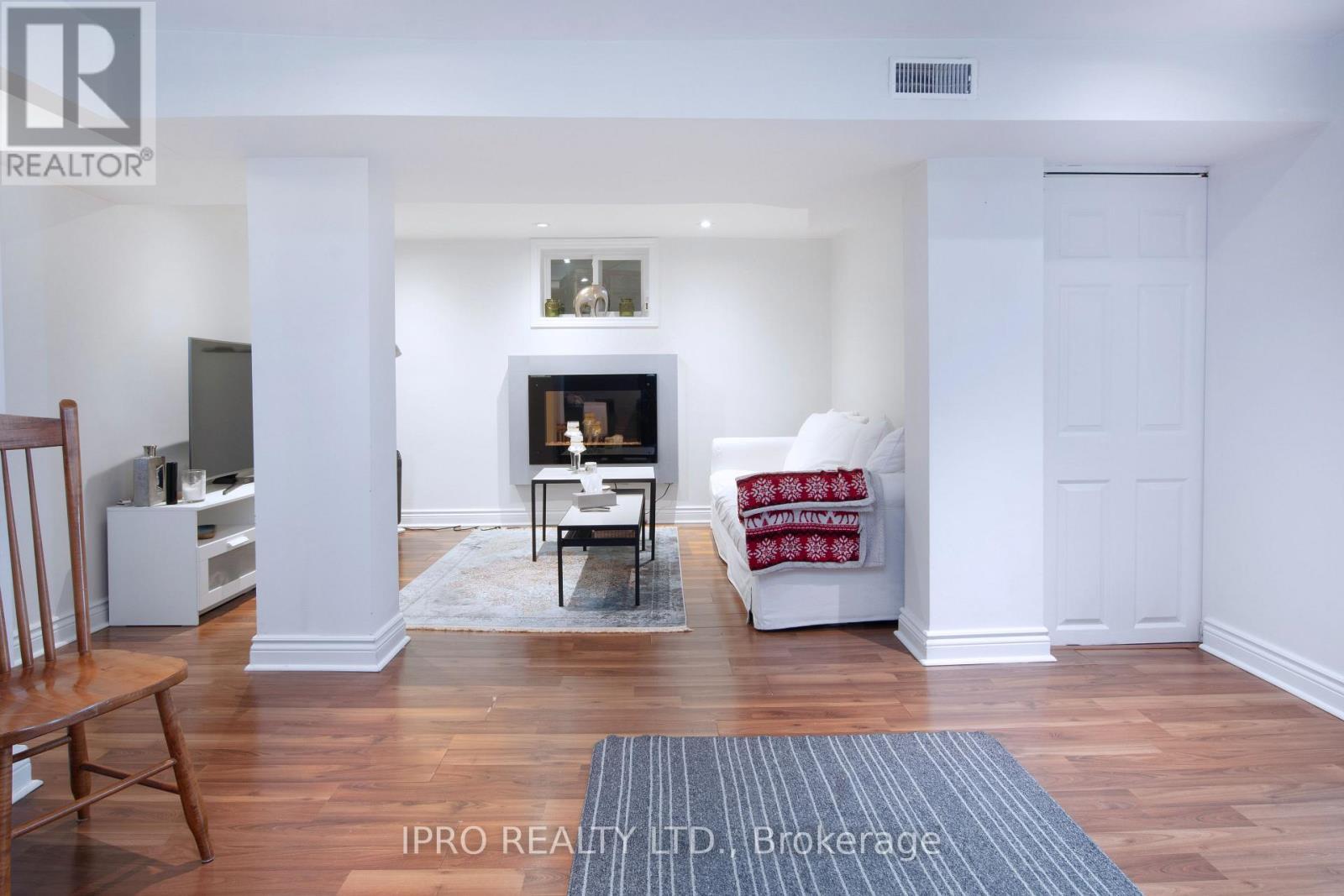 












153 GOULDING AVENUE

,
Toronto,




Ontario
M2M1L5

