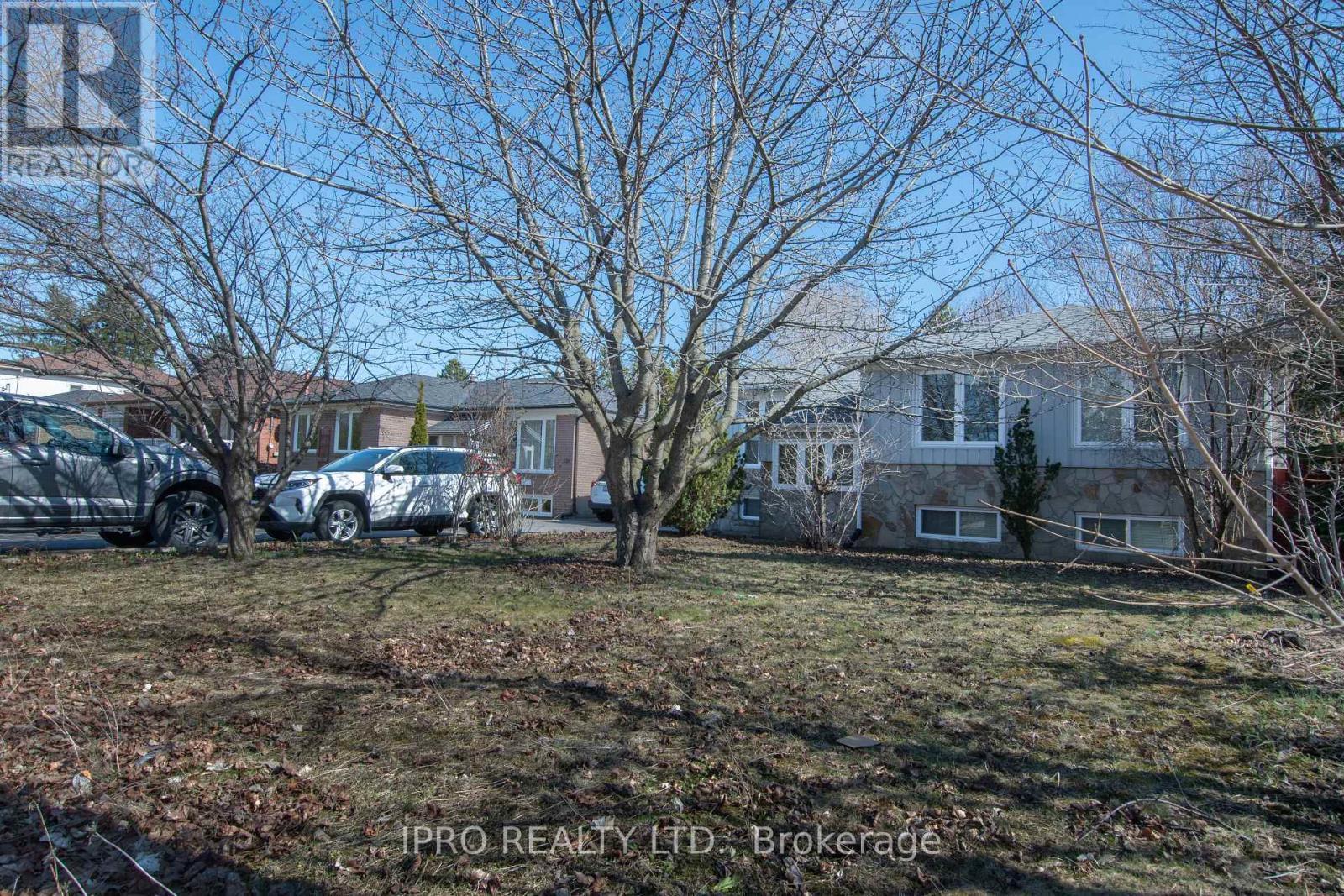 












153 GOULDING AVENUE

,
Toronto,




Ontario
M2M1L5

