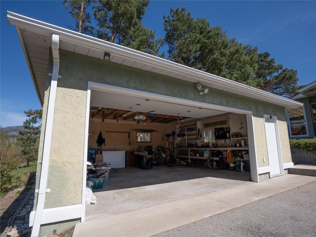 









101


McGowan

Road,
Oliver,




BC
V0H 1T2

