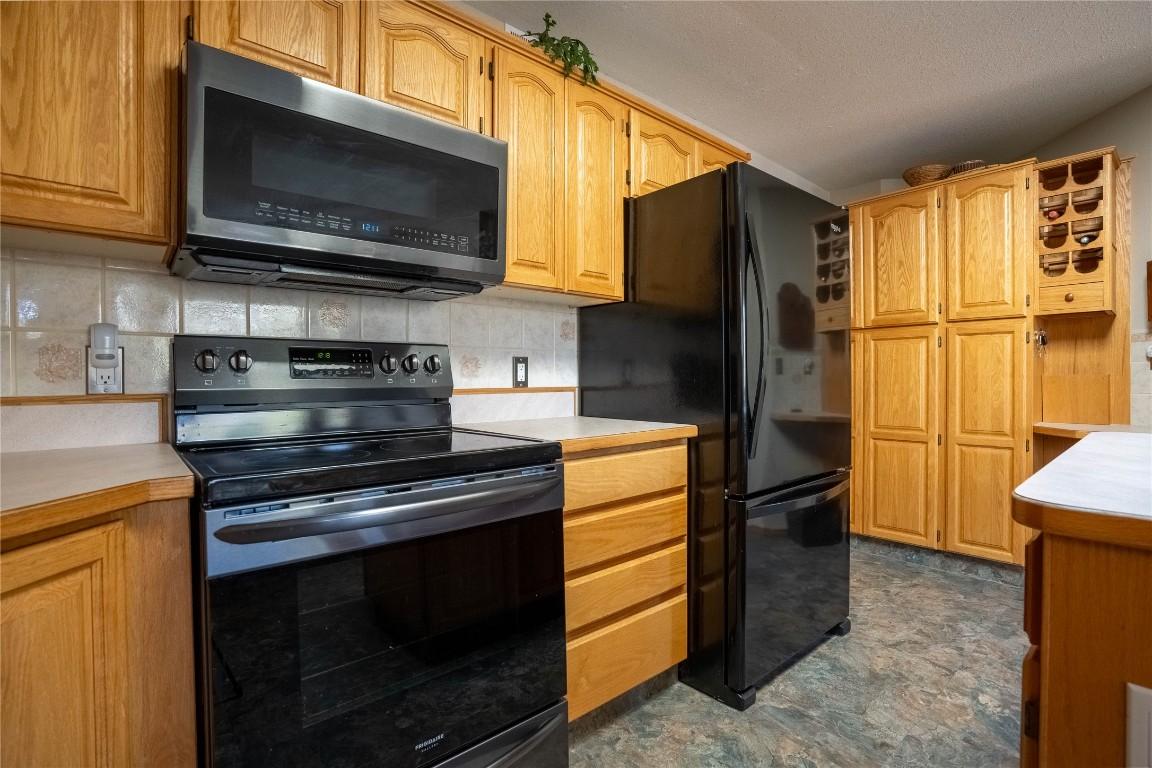 









101


McGowan

Road,
Oliver,




BC
V0H 1T2

