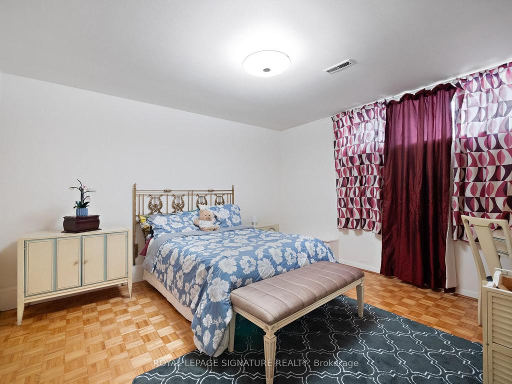 









36


Chieftain

Crescent,
Toronto,




ON
M2L 2H4

