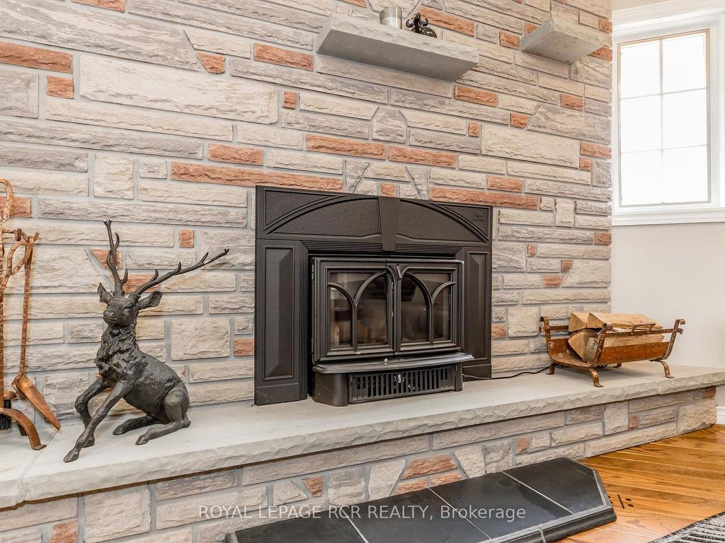 









2100


Davis

Drive West,
King,




ON
L3Y 4V9

