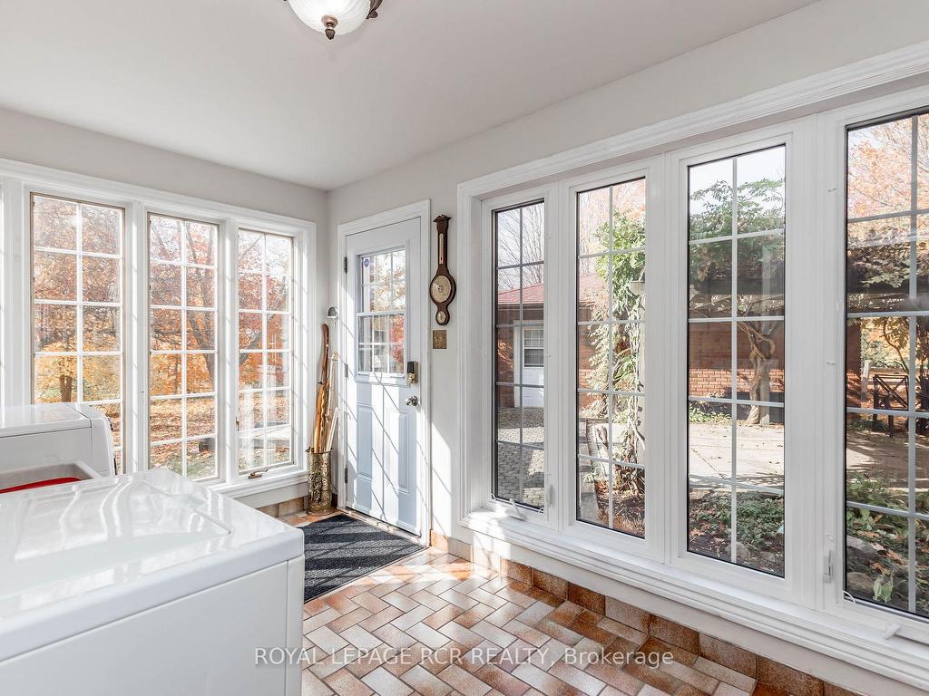 









2100


Davis

Drive West,
King,




ON
L3Y 4V9

