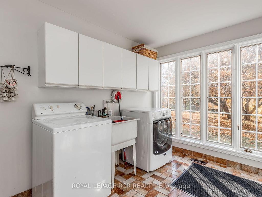 









2100


Davis

Drive West,
King,




ON
L3Y 4V9

