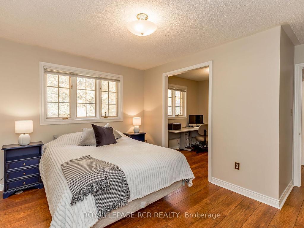 









2100


Davis

Drive West,
King,




ON
L3Y 4V9

