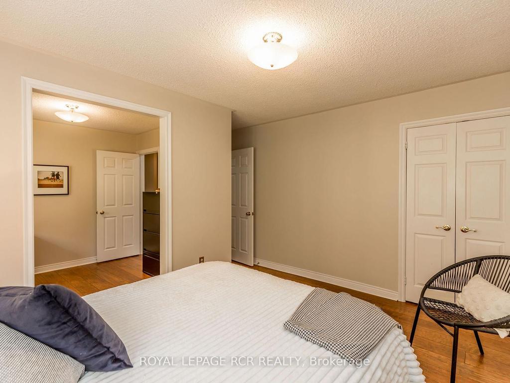 









2100


Davis

Drive West,
King,




ON
L3Y 4V9

