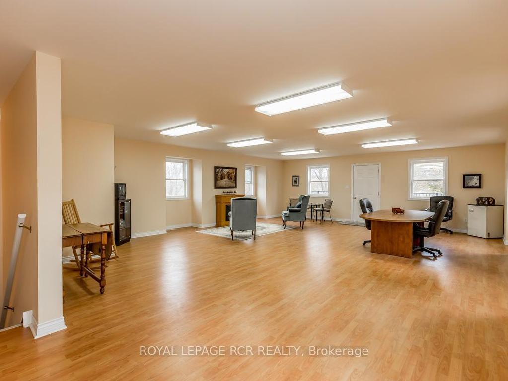 









2100


Davis

Drive West,
King,




ON
L3Y 4V9

