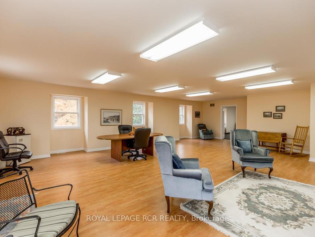 









2100


Davis

Drive West,
King,




ON
L3Y 4V9

