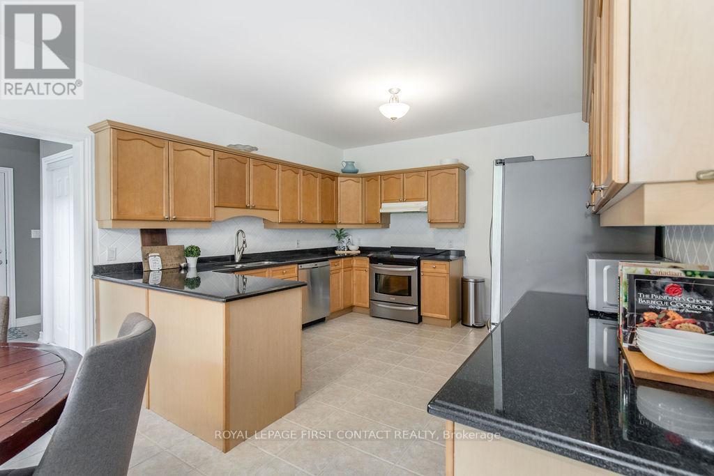 












31 VANDERPOST CRESCENT

,
Essa,




Ontario
L0L2N0

