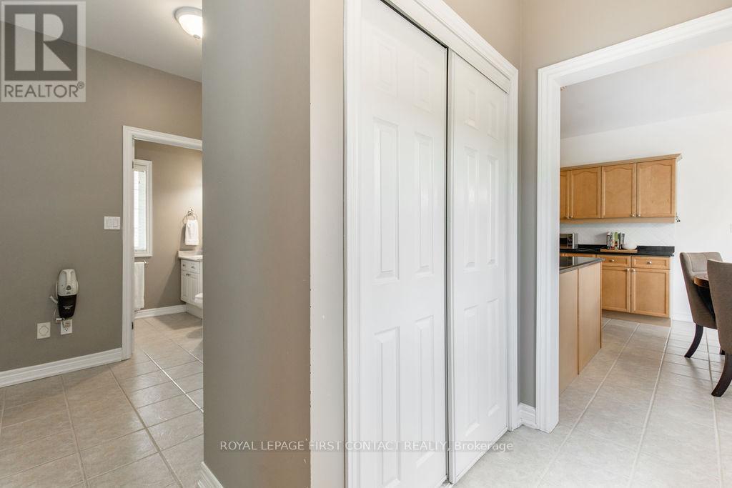 












31 VANDERPOST CRESCENT

,
Essa,




Ontario
L0L2N0

