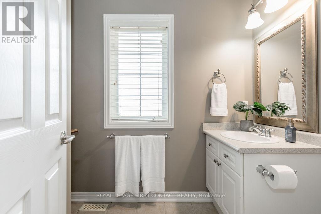 












31 VANDERPOST CRESCENT

,
Essa,




Ontario
L0L2N0

