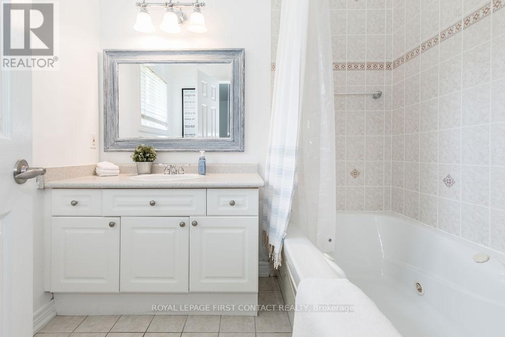 












31 VANDERPOST CRESCENT

,
Essa,




Ontario
L0L2N0

