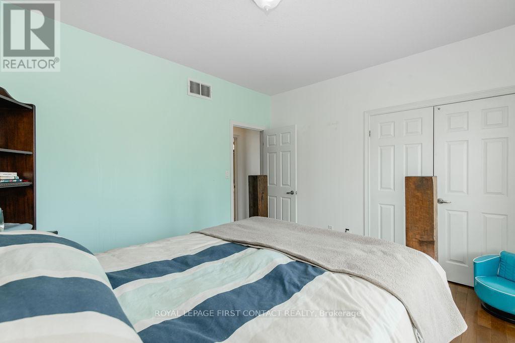












31 VANDERPOST CRESCENT

,
Essa,




Ontario
L0L2N0

