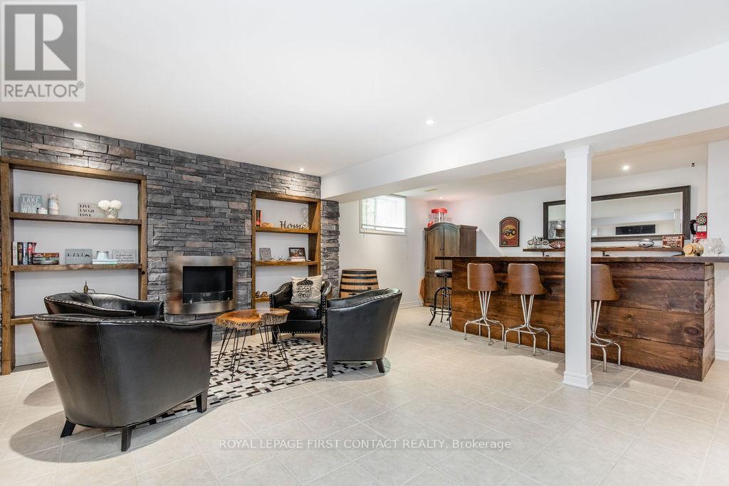 












31 VANDERPOST CRESCENT

,
Essa,




Ontario
L0L2N0

