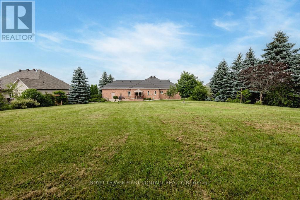 












31 VANDERPOST CRESCENT

,
Essa,




Ontario
L0L2N0


