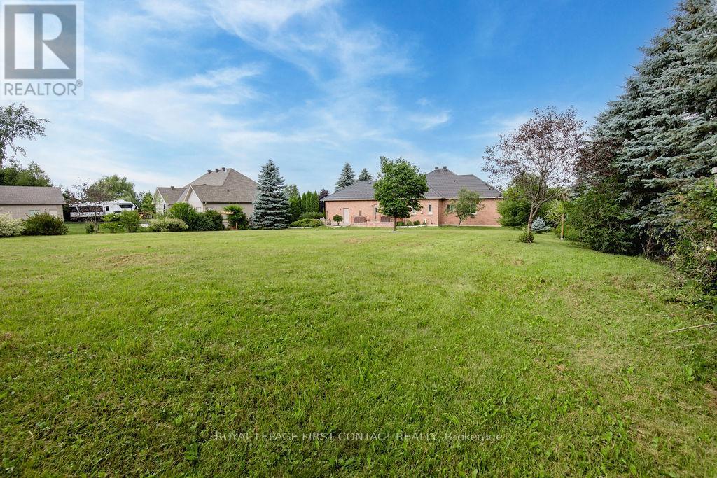 












31 VANDERPOST CRESCENT

,
Essa,




Ontario
L0L2N0


