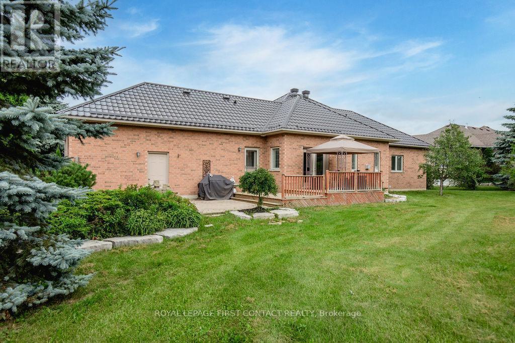 












31 VANDERPOST CRESCENT

,
Essa,




Ontario
L0L2N0

