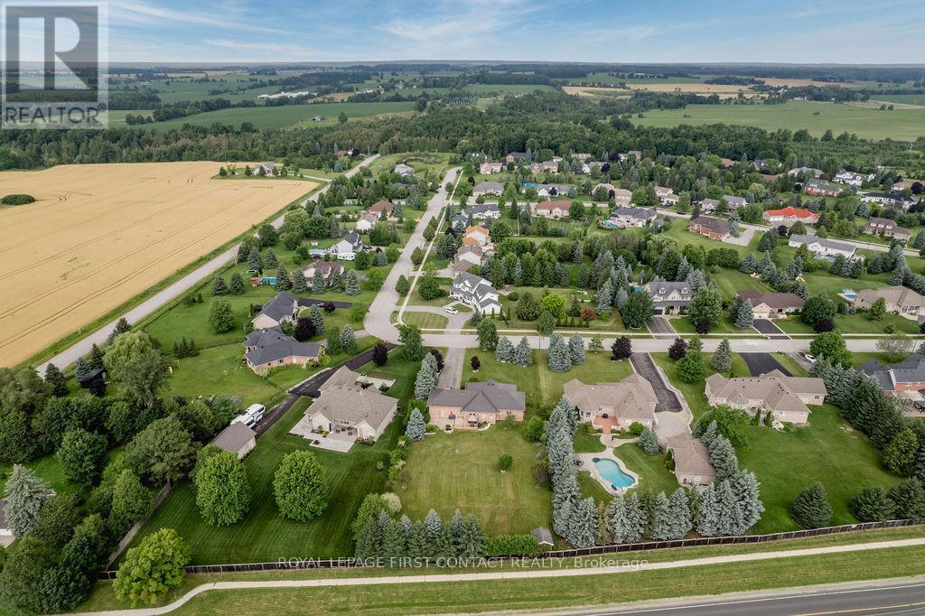 












31 VANDERPOST CRESCENT

,
Essa,




Ontario
L0L2N0

