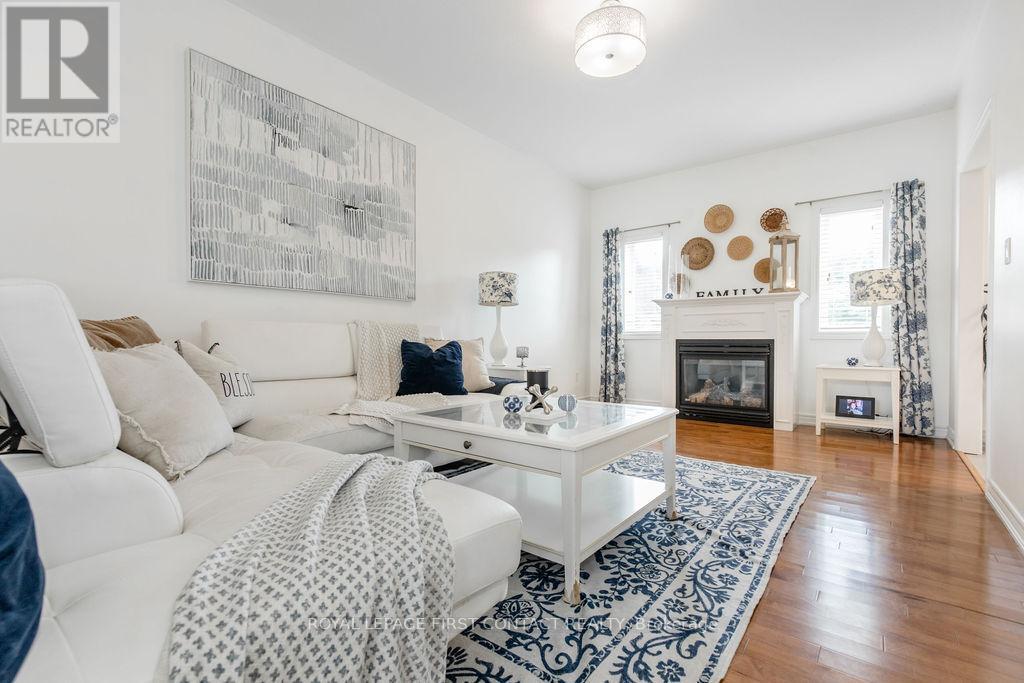 












31 VANDERPOST CRESCENT

,
Essa,




Ontario
L0L2N0

