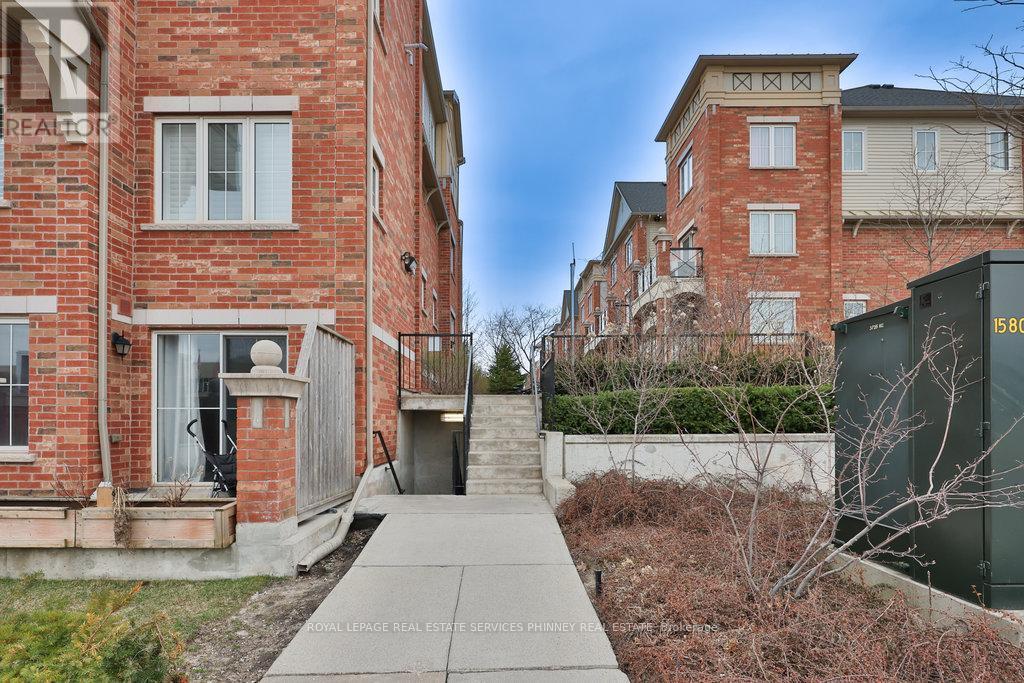 












11 - 2500 POST ROAD

,
Oakville,




Ontario
L6H0K1

