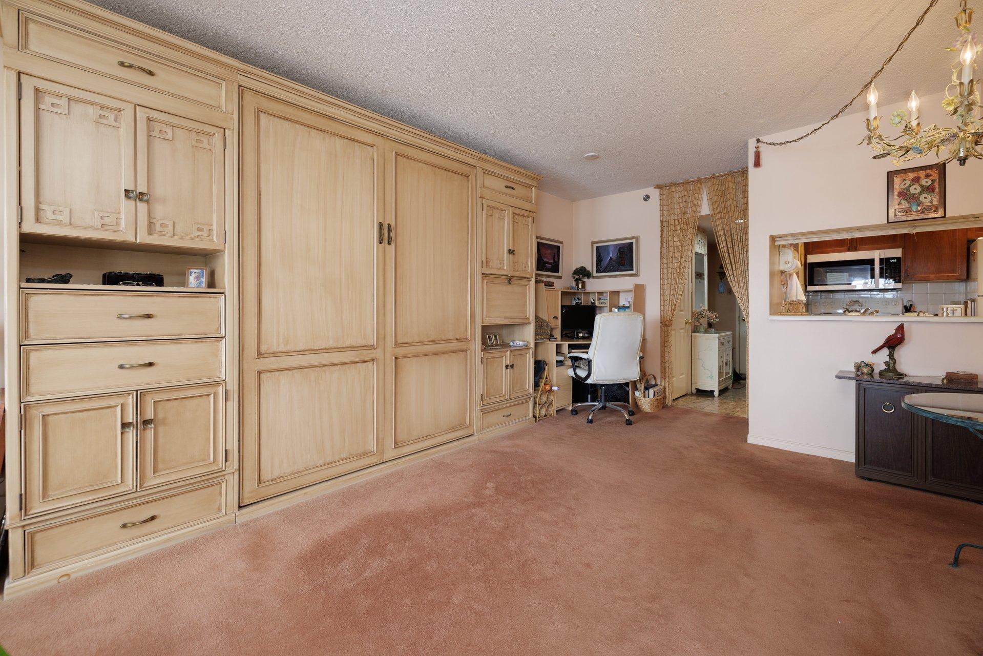 









8050


Boul. St-Laurent

, 202,
Brossard,




QC
J4X2P1

