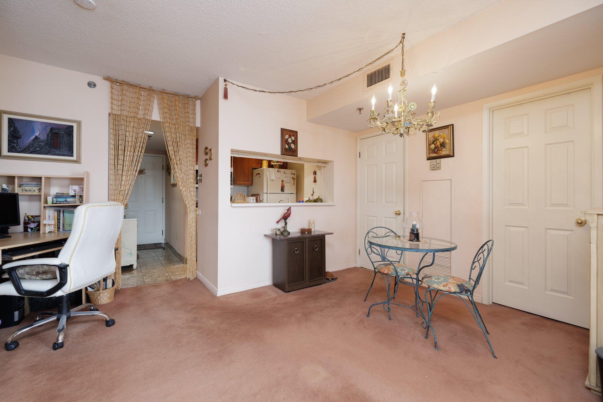 









8050


Boul. St-Laurent

, 202,
Brossard,




QC
J4X2P1

