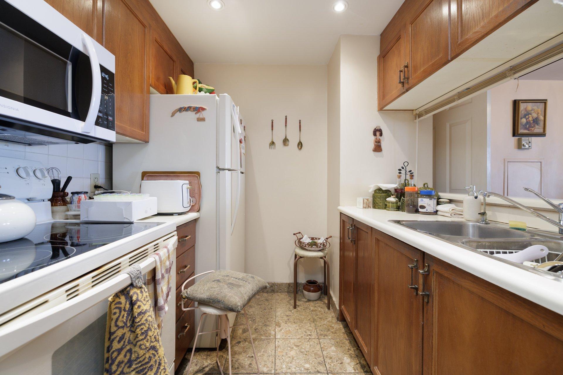 









8050


Boul. St-Laurent

, 202,
Brossard,




QC
J4X2P1

