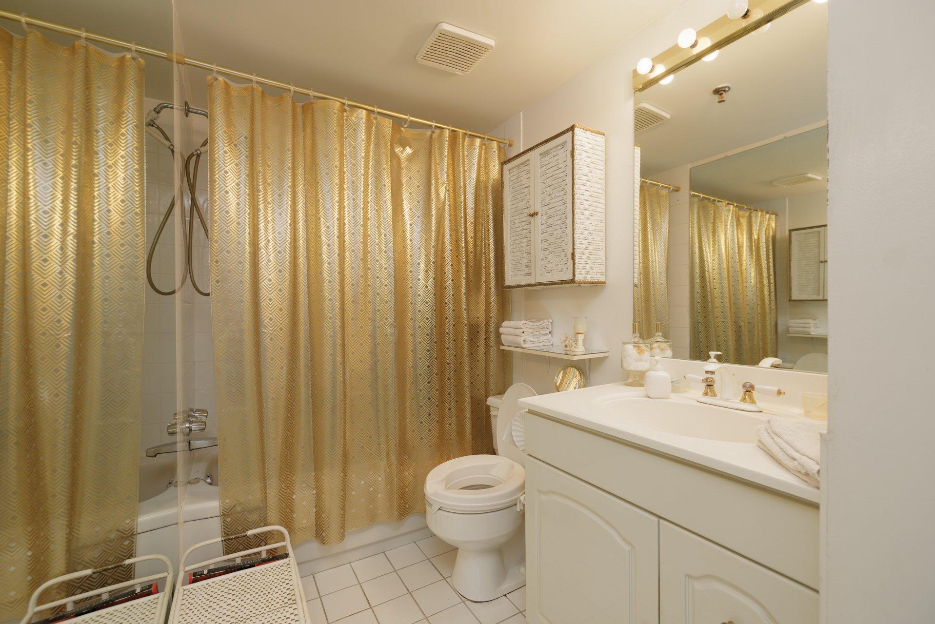 









8050


Boul. St-Laurent

, 202,
Brossard,




QC
J4X2P1

