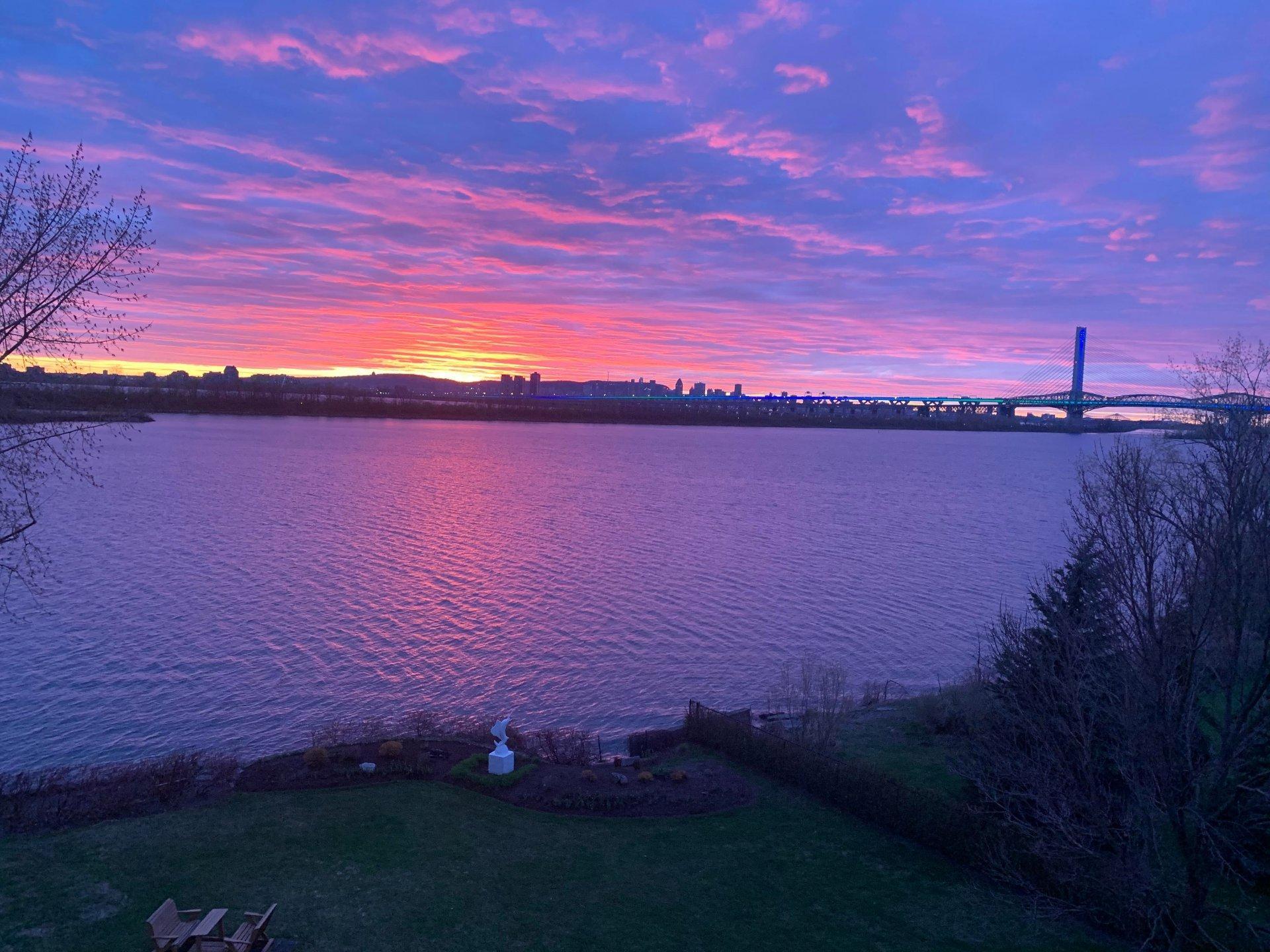 









8050


Boul. St-Laurent

, 202,
Brossard,




QC
J4X2P1


