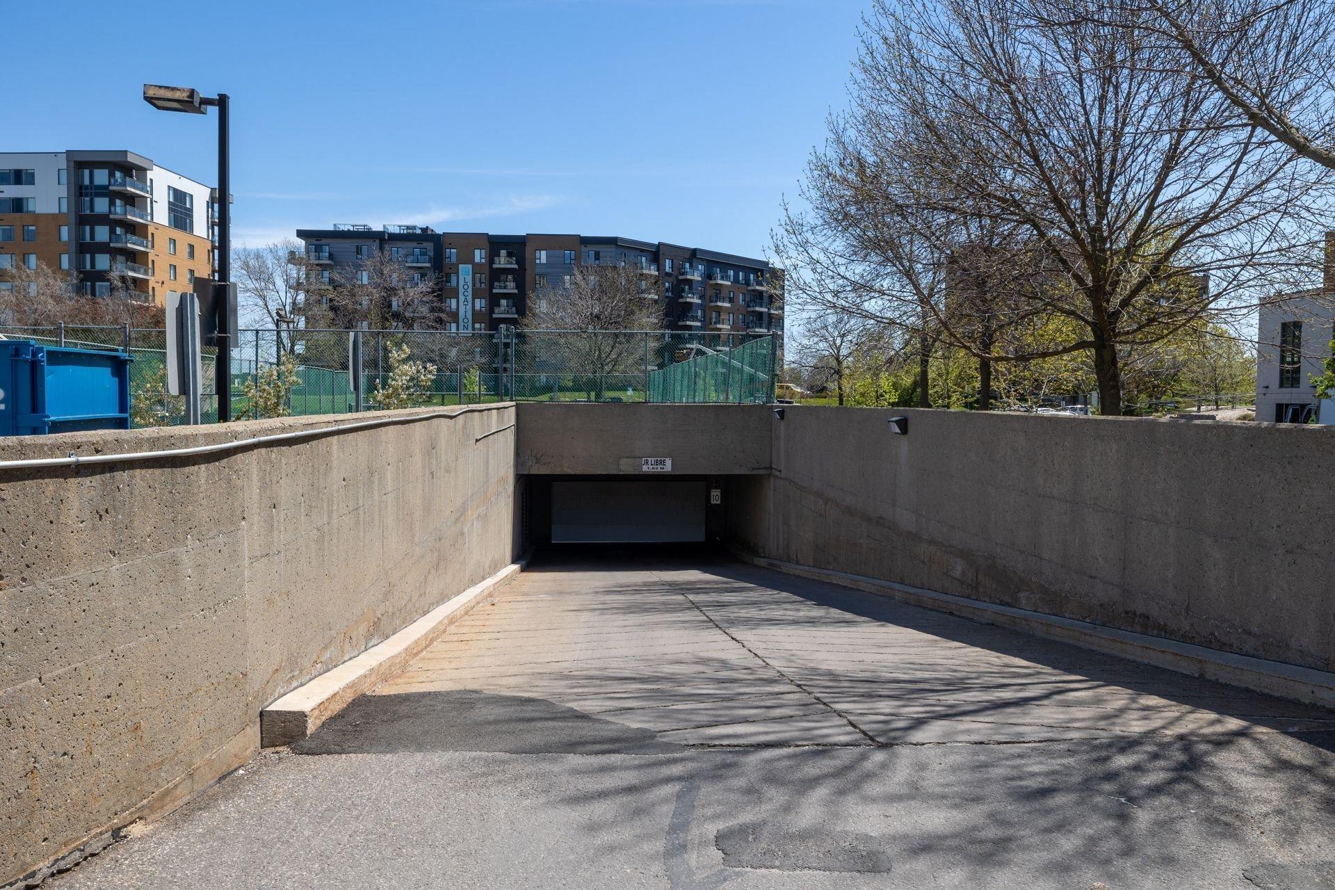 









8050


Boul. St-Laurent

, 202,
Brossard,




QC
J4X2P1

