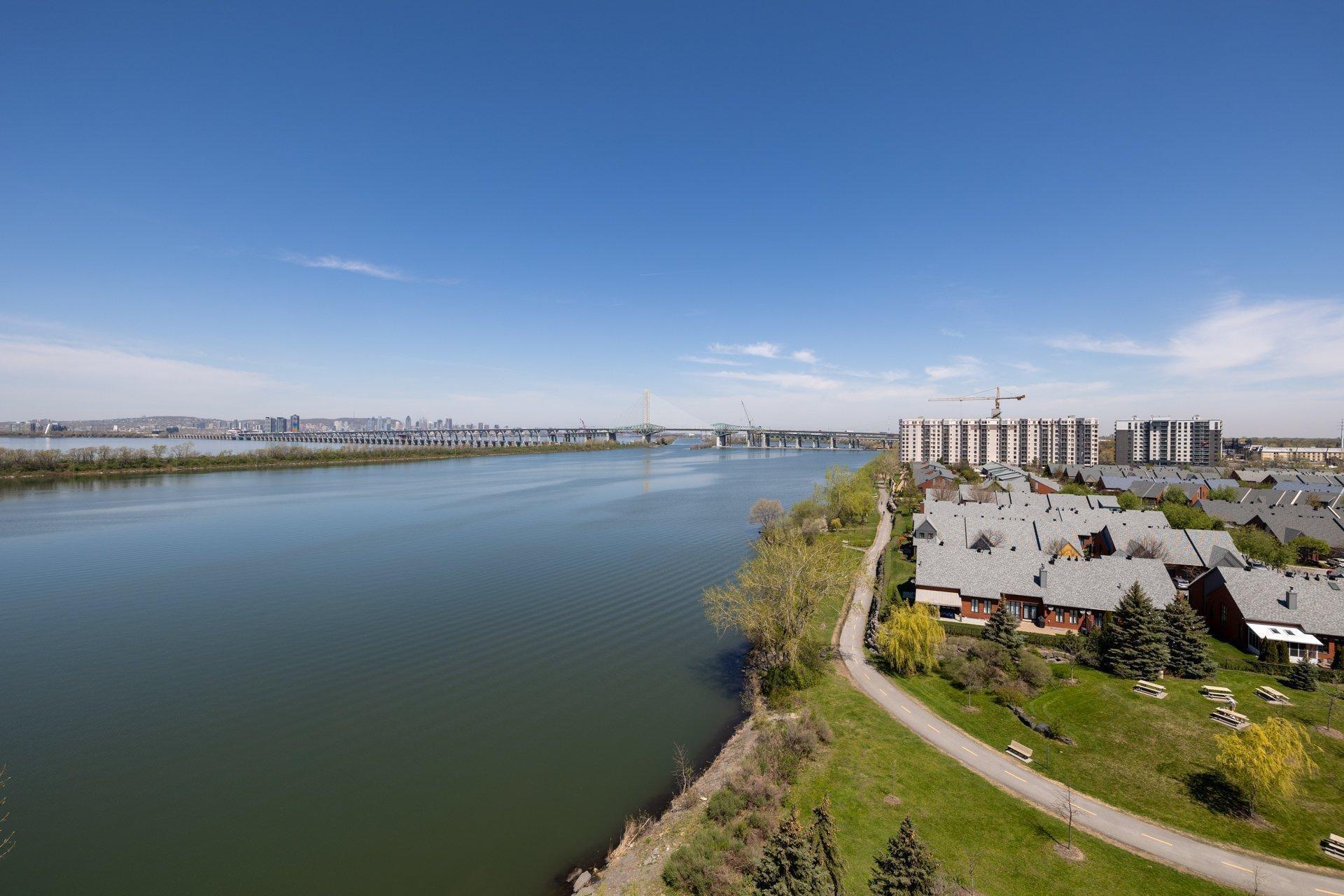 









8050


Boul. St-Laurent

, 202,
Brossard,




QC
J4X2P1

