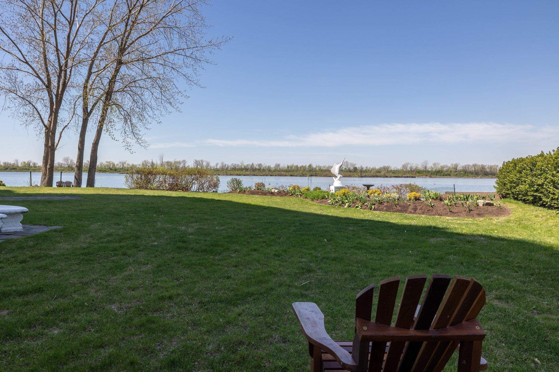 









8050


Boul. St-Laurent

, 202,
Brossard,




QC
J4X2P1

