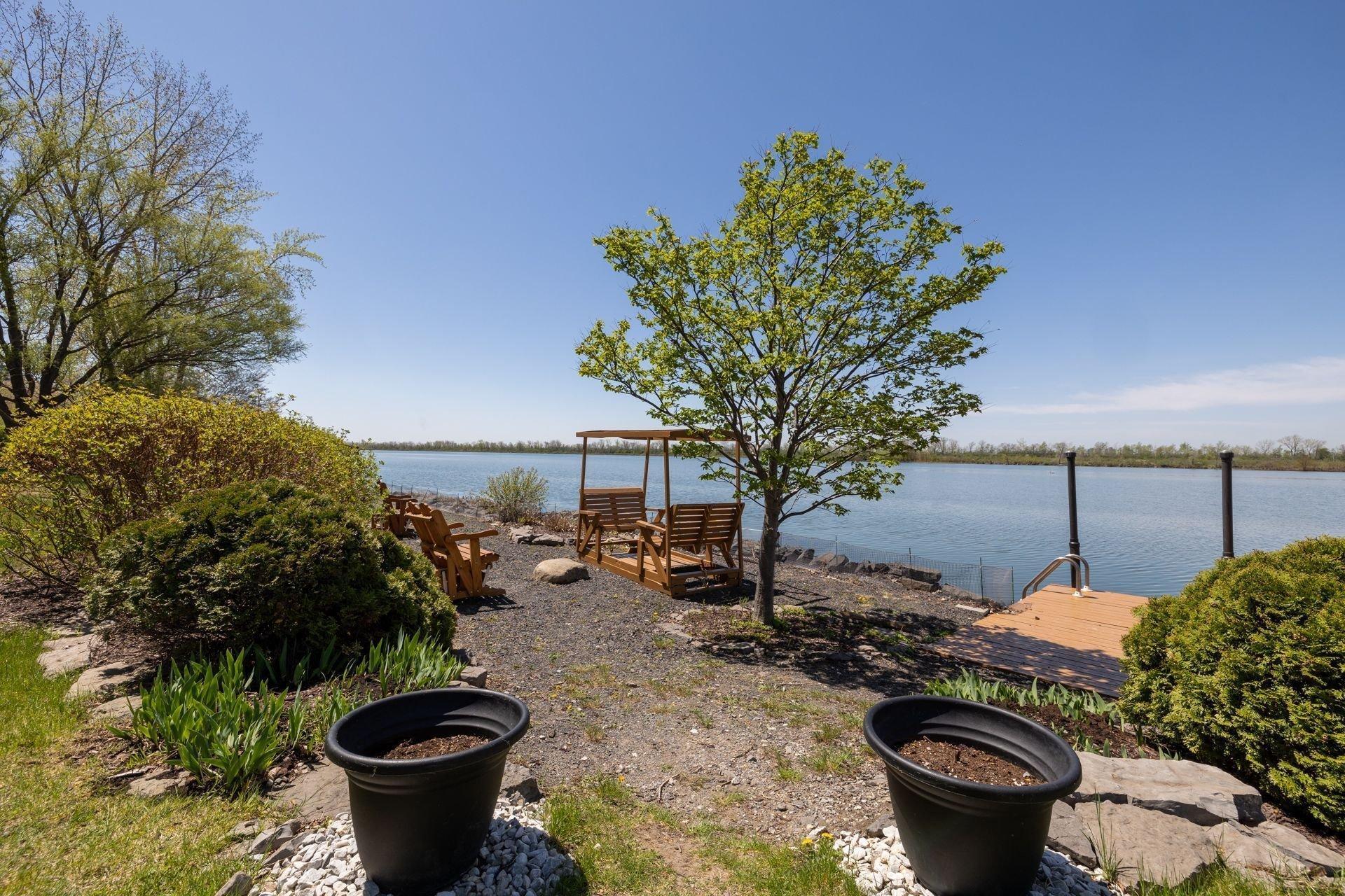 









8050


Boul. St-Laurent

, 202,
Brossard,




QC
J4X2P1

