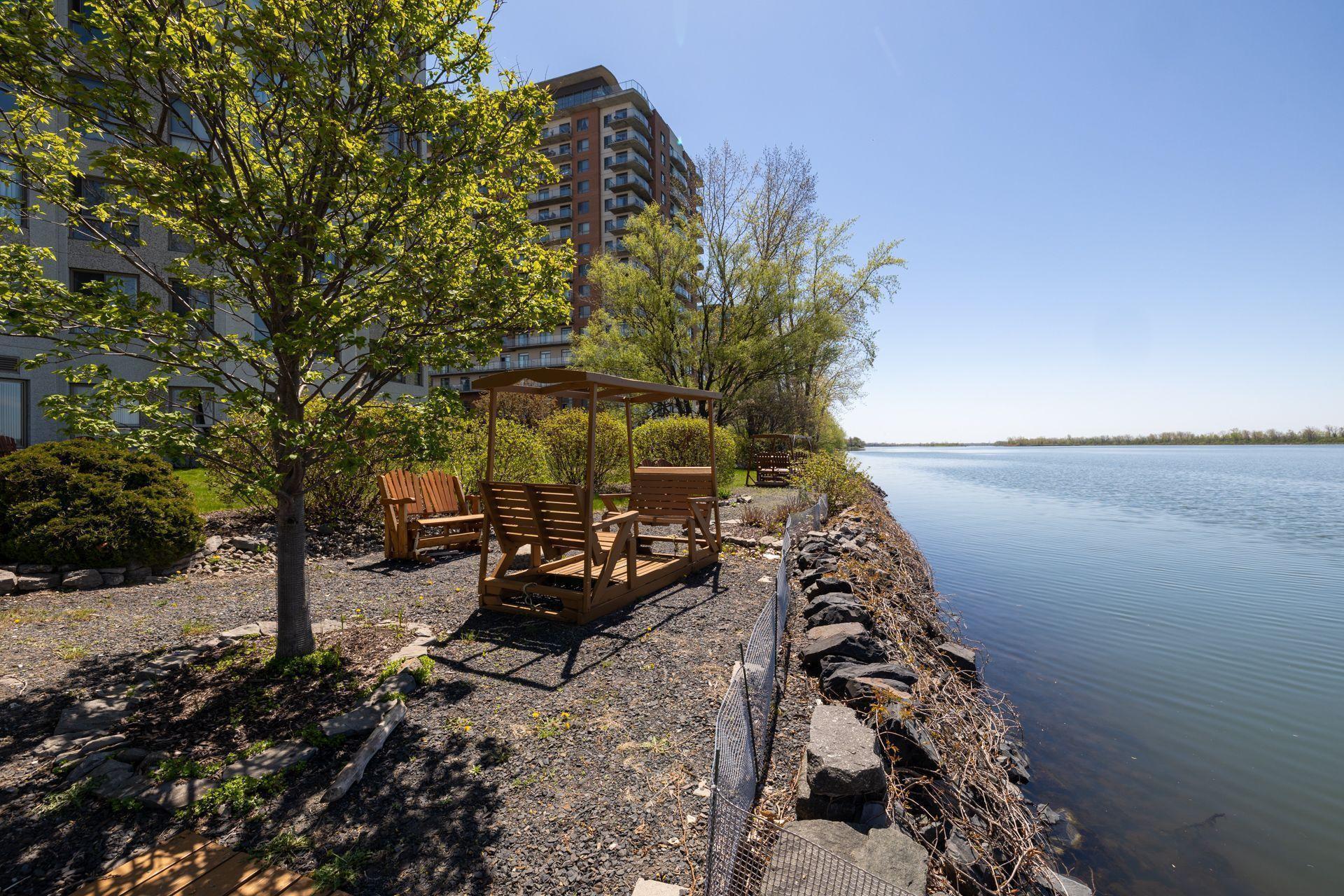 









8050


Boul. St-Laurent

, 202,
Brossard,




QC
J4X2P1

