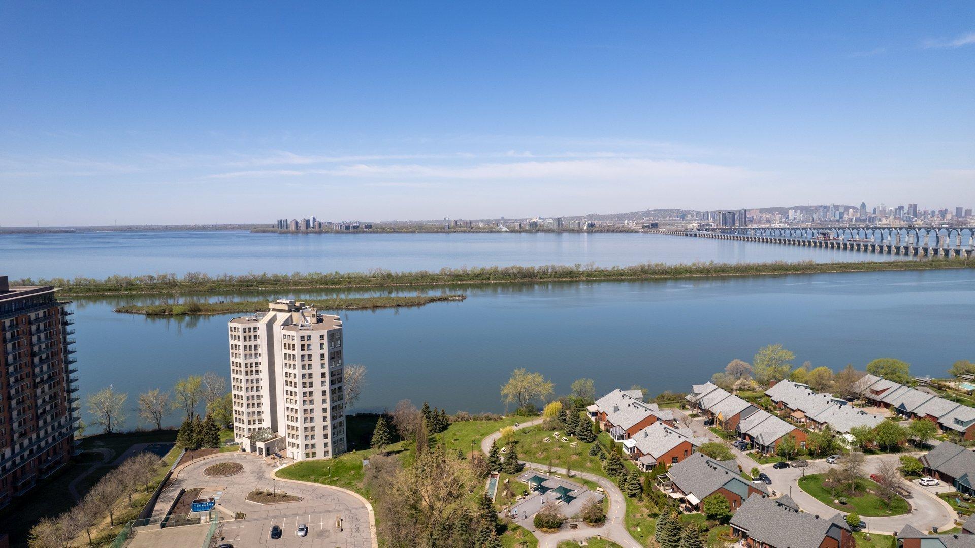 









8050


Boul. St-Laurent

, 202,
Brossard,




QC
J4X2P1

