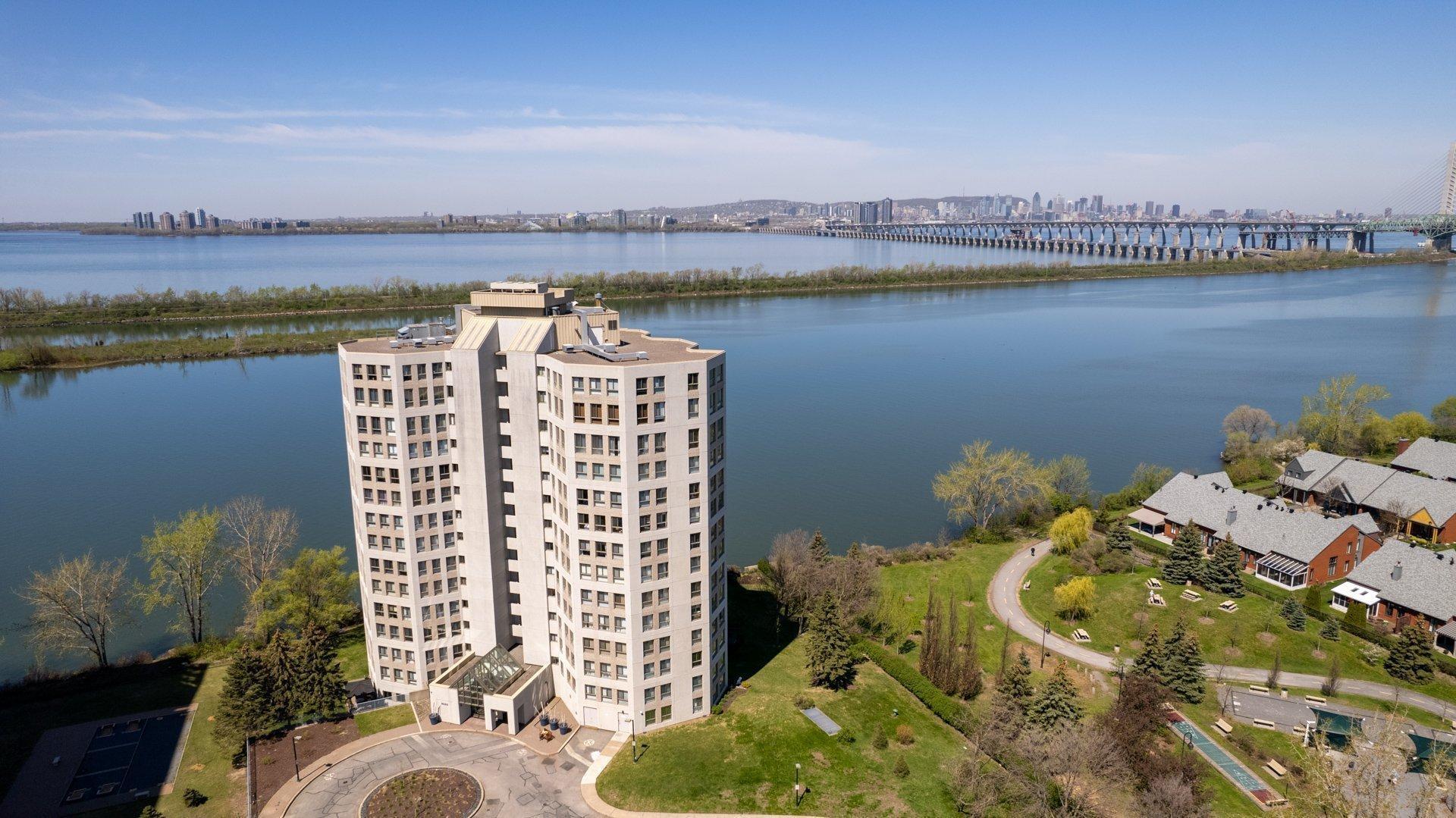 









8050


Boul. St-Laurent

, 202,
Brossard,




QC
J4X2P1

