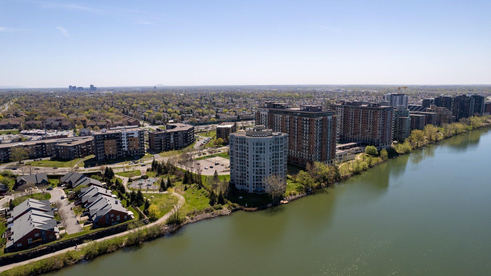 









8050


Boul. St-Laurent

, 202,
Brossard,




QC
J4X2P1

