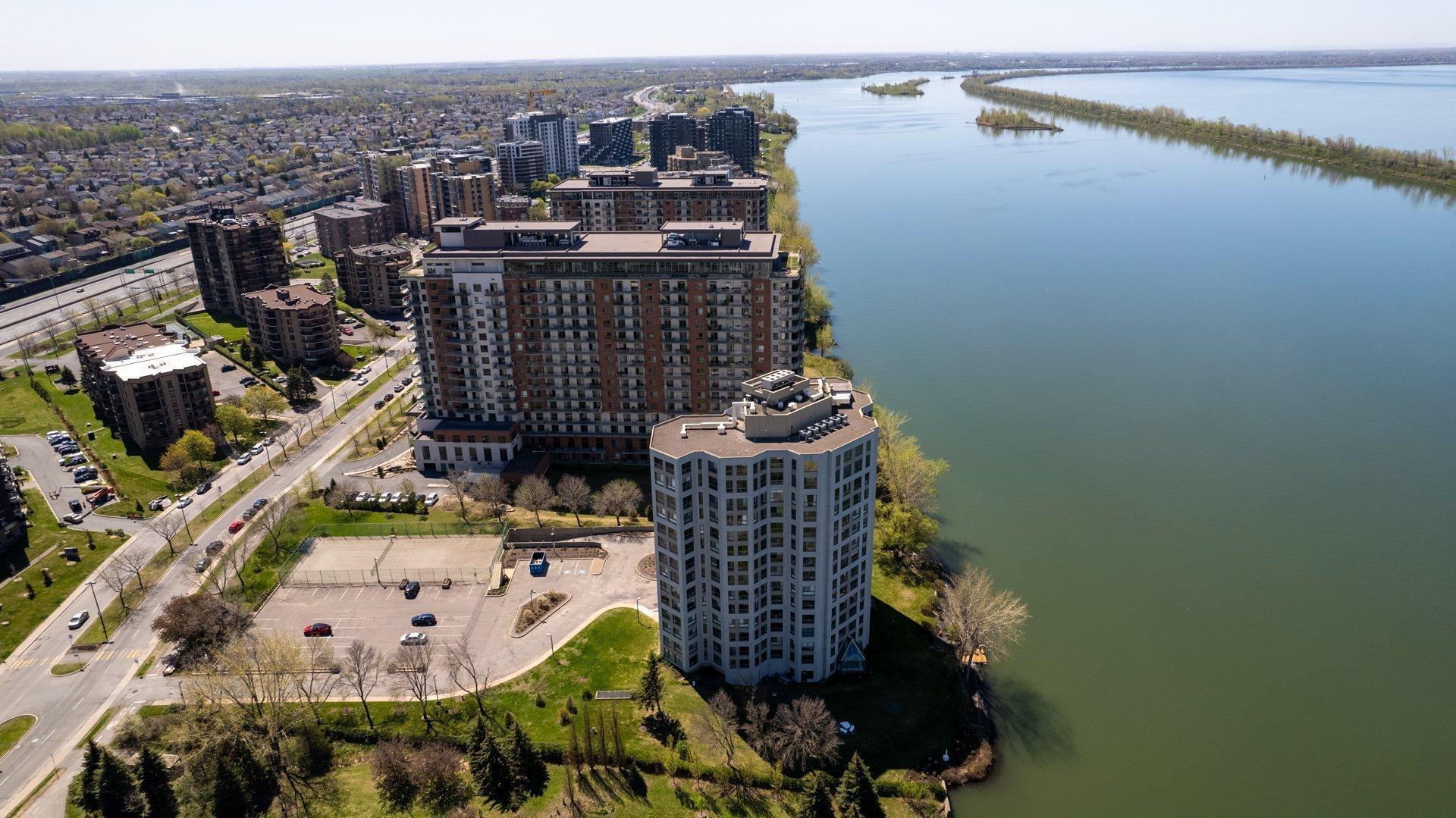 









8050


Boul. St-Laurent

, 202,
Brossard,




QC
J4X2P1

