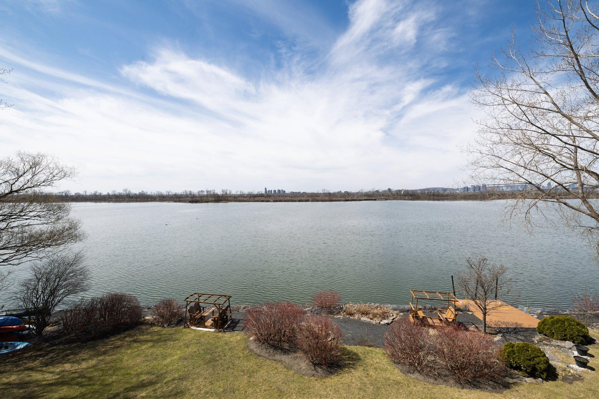 









8050


Boul. St-Laurent

, 202,
Brossard,




QC
J4X2P1

