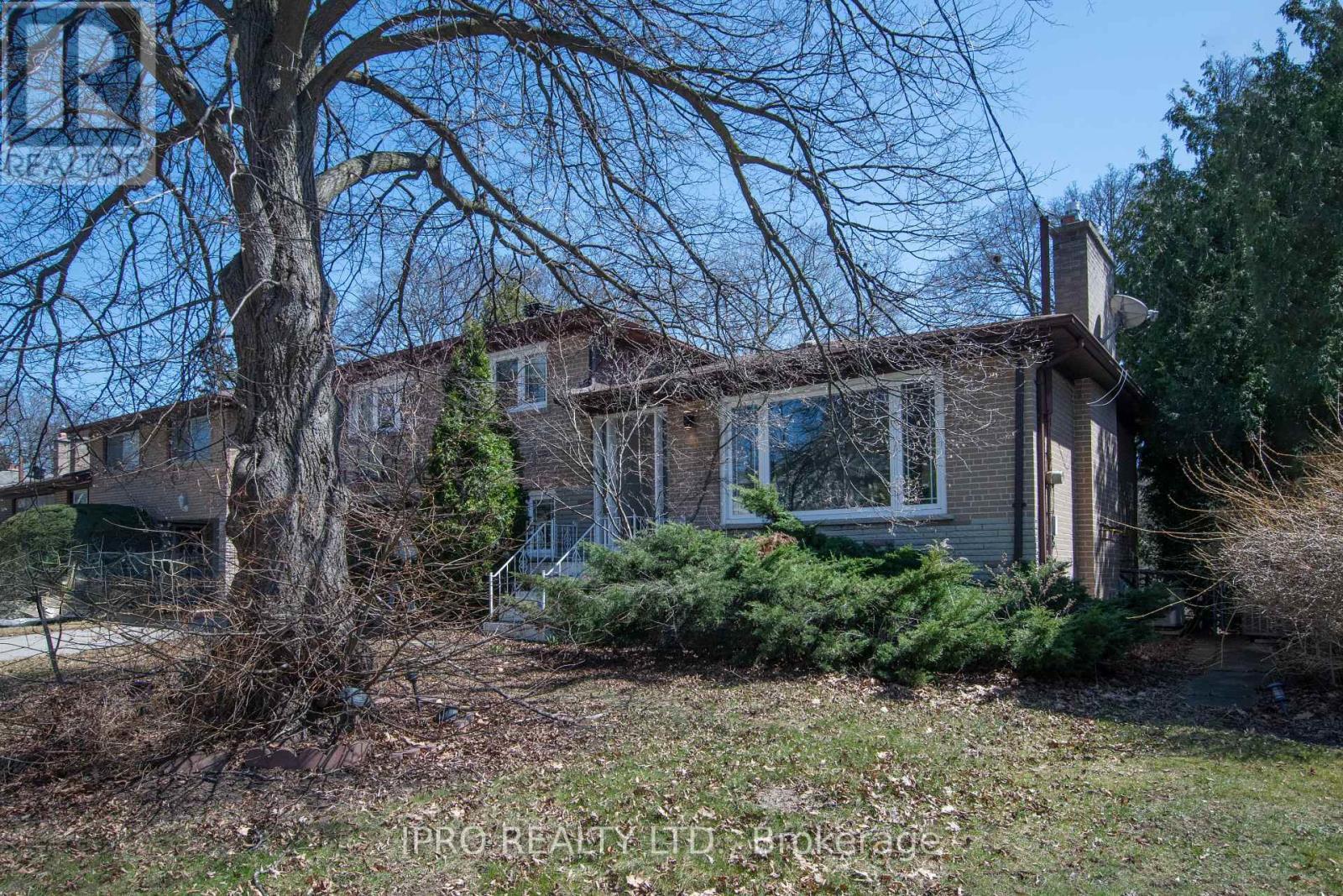 












23 URBANDALE AVENUE

,
Toronto,




Ontario
M2M2G9

