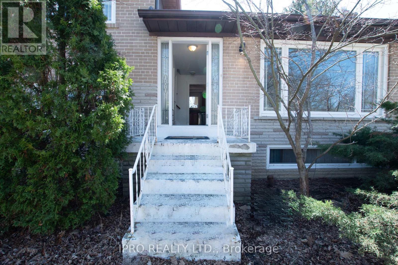












23 URBANDALE AVENUE

,
Toronto,




Ontario
M2M2G9

