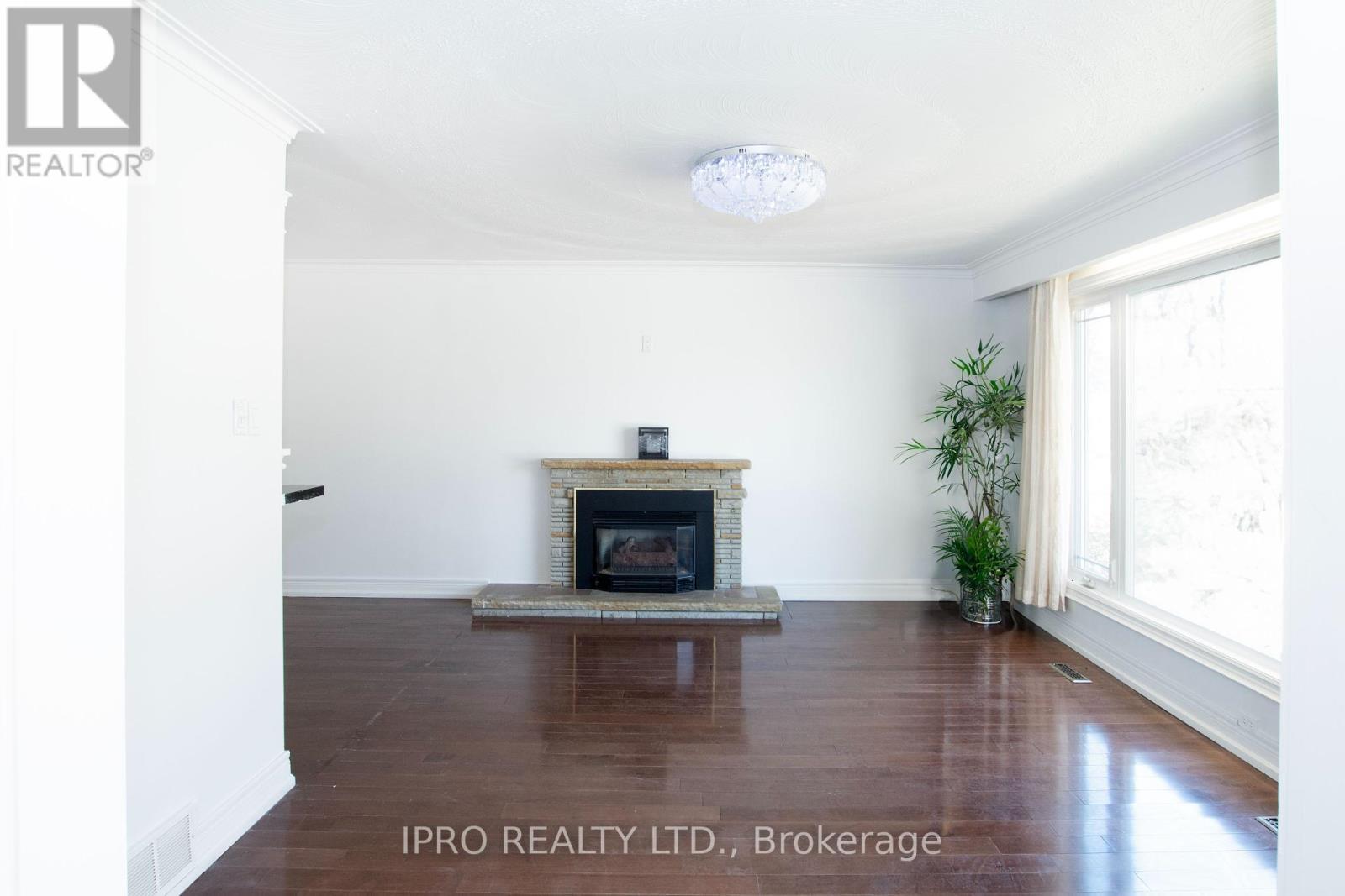 












23 URBANDALE AVENUE

,
Toronto,




Ontario
M2M2G9

